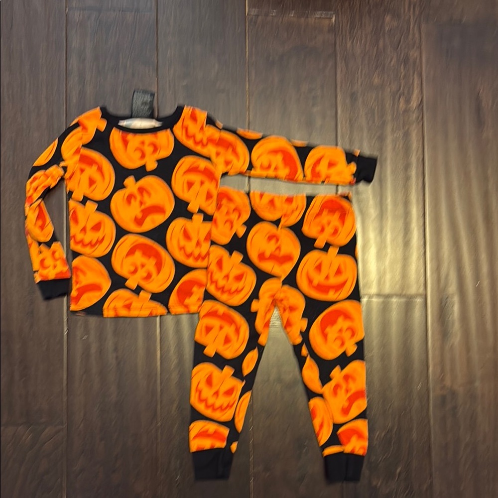 Hyde and Eek Target Gender family matching Neutral Halloween Pumpkin Pajama Set!